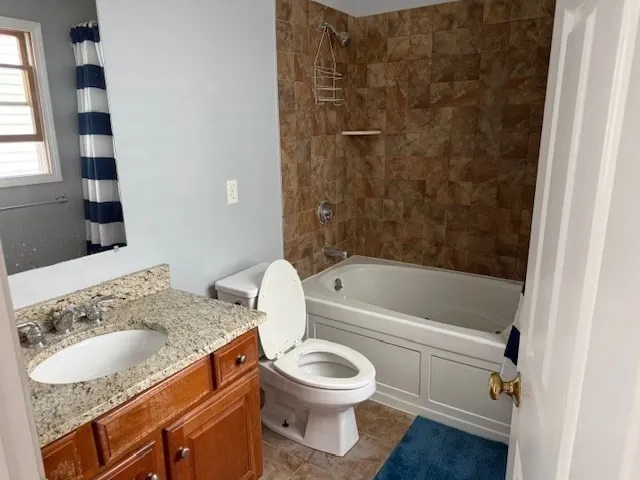 955 Pleasant St, Weymouth