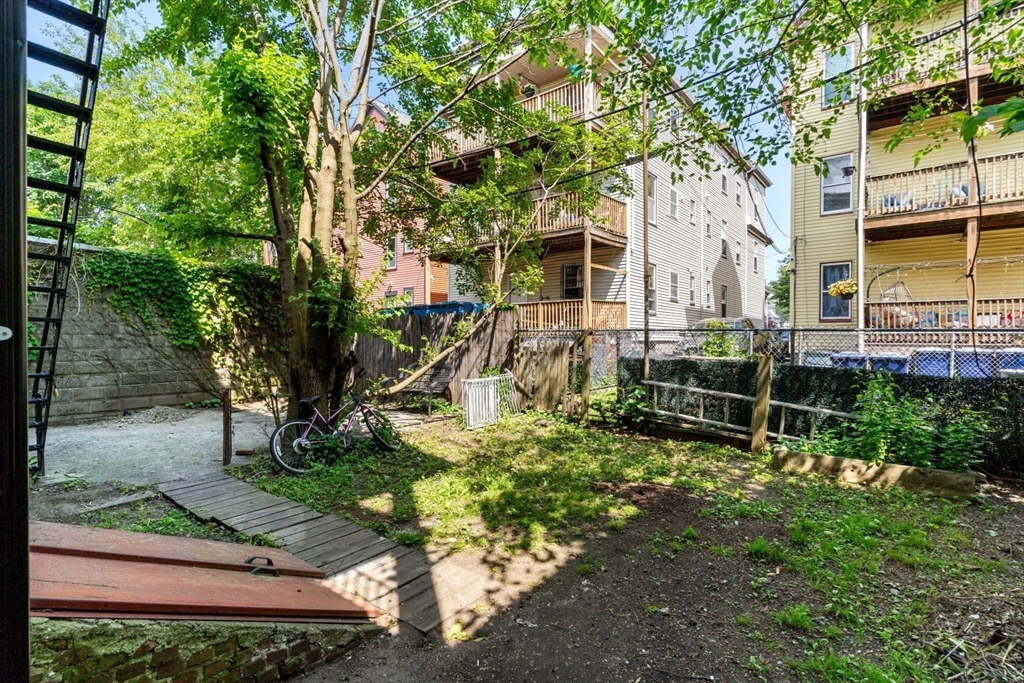 10-12 Bolster St, Jamaica Plain