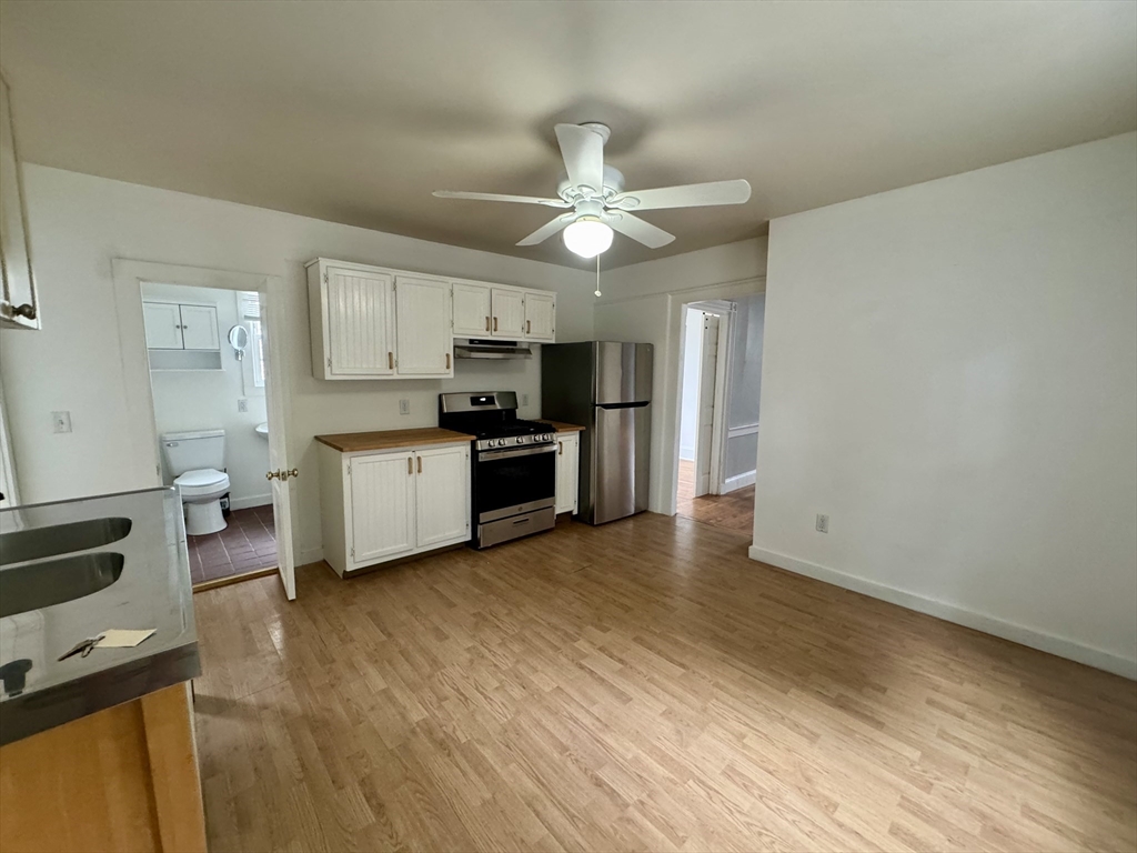 96 Main St, Fairhaven