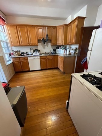 1681 Beacon St, Aspinwall Hill