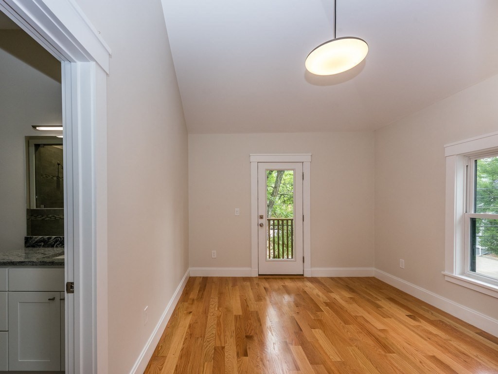 47 Wallace St, Tufts