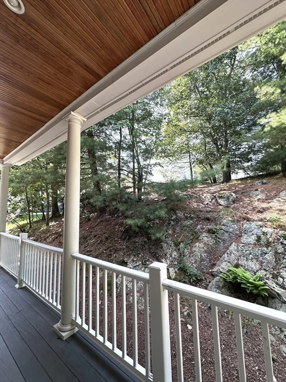 92 Johnson Woods Dr, Reading