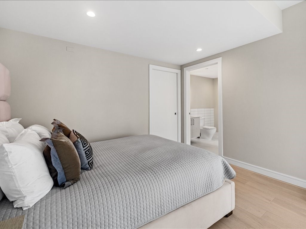 110 Broad St, Waterfront