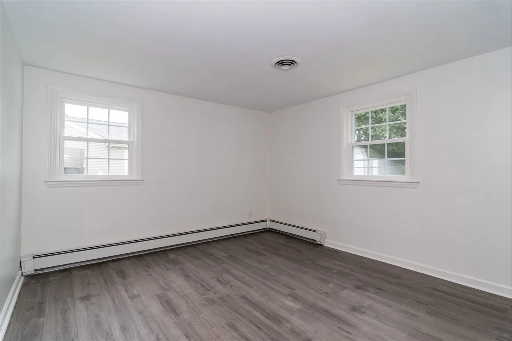 22 Wethersfield Rd, Natick