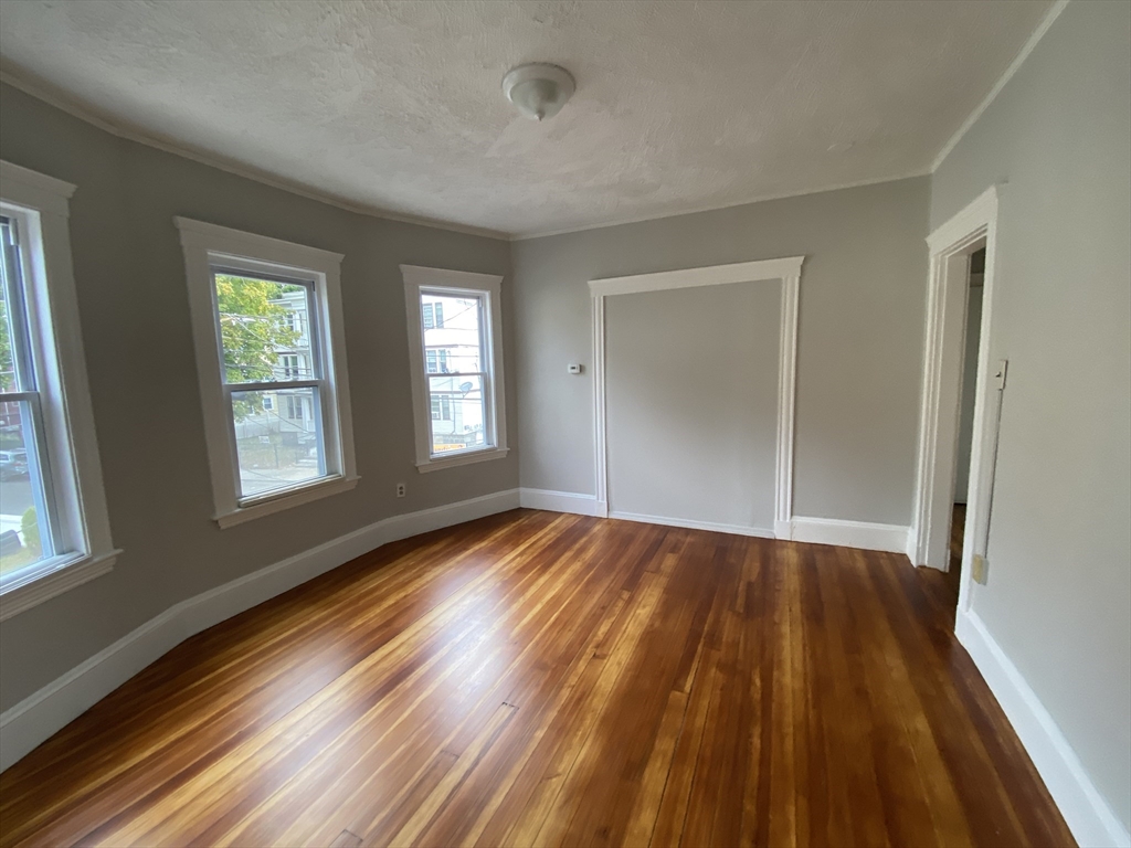 3 bed, 1 bath apartment for rent at 101 Capen St Unit 2, Dorchester — photo 3 of 6