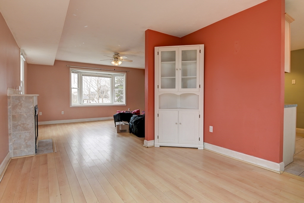 3 bed, 2 bath apartment for rent at 31 Westford St Unit 31, Quincy — photo 2 of 19