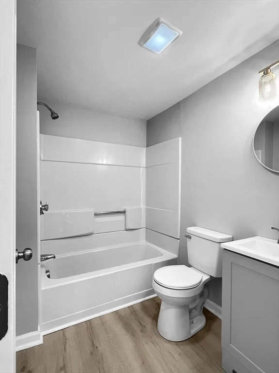 186 Rodman St, Fall River