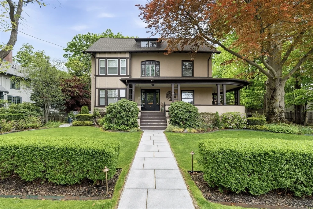 21 Clover St, Belmont