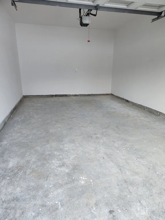 30 Four Seasons Dr, Hampstead