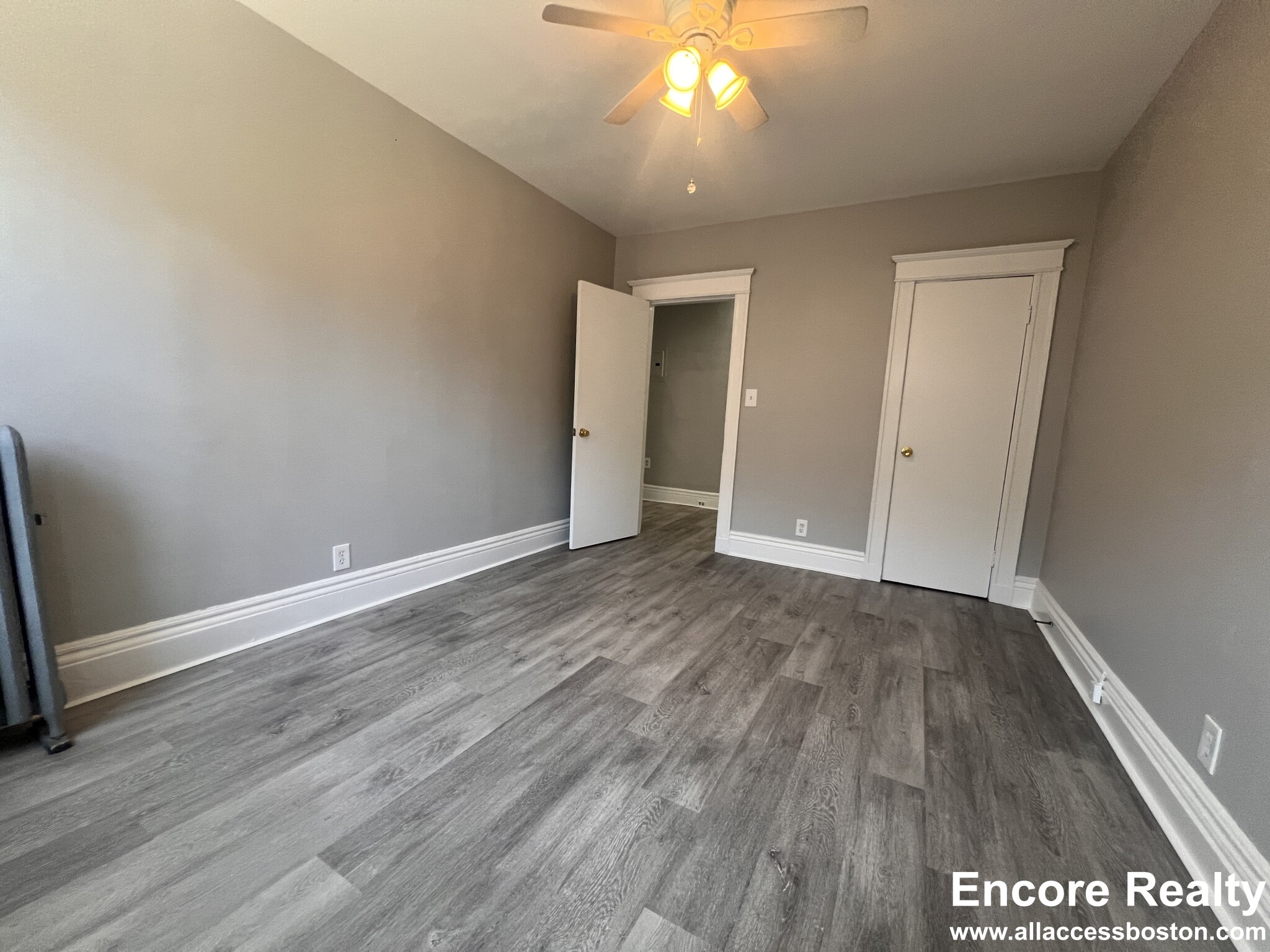 376 Riverway, Mission Hill