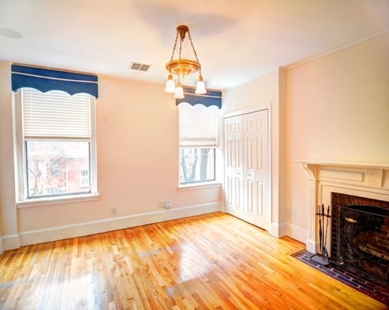 238 Marlborough St, Back Bay