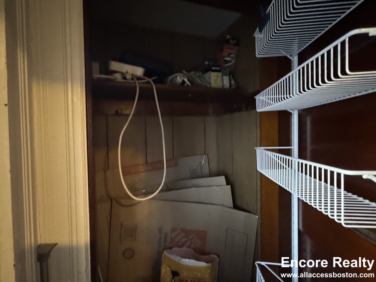 331 Faneuil St, Oak Square