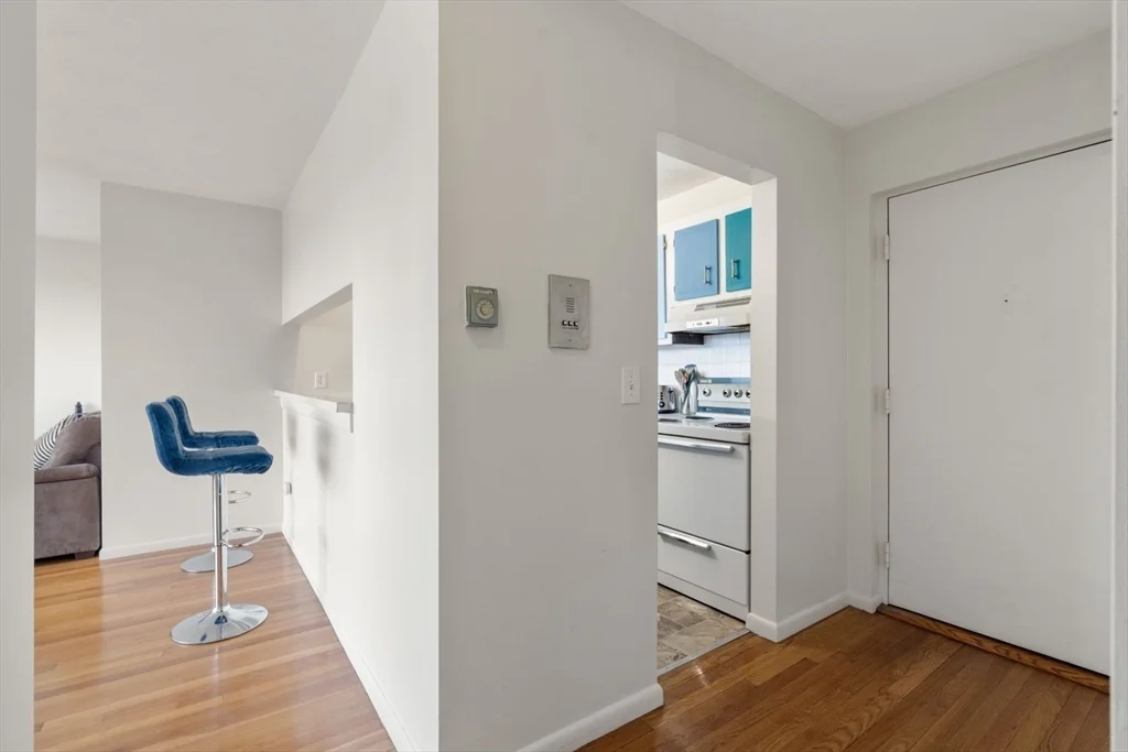 1643 Cambridge St, Harvard Square