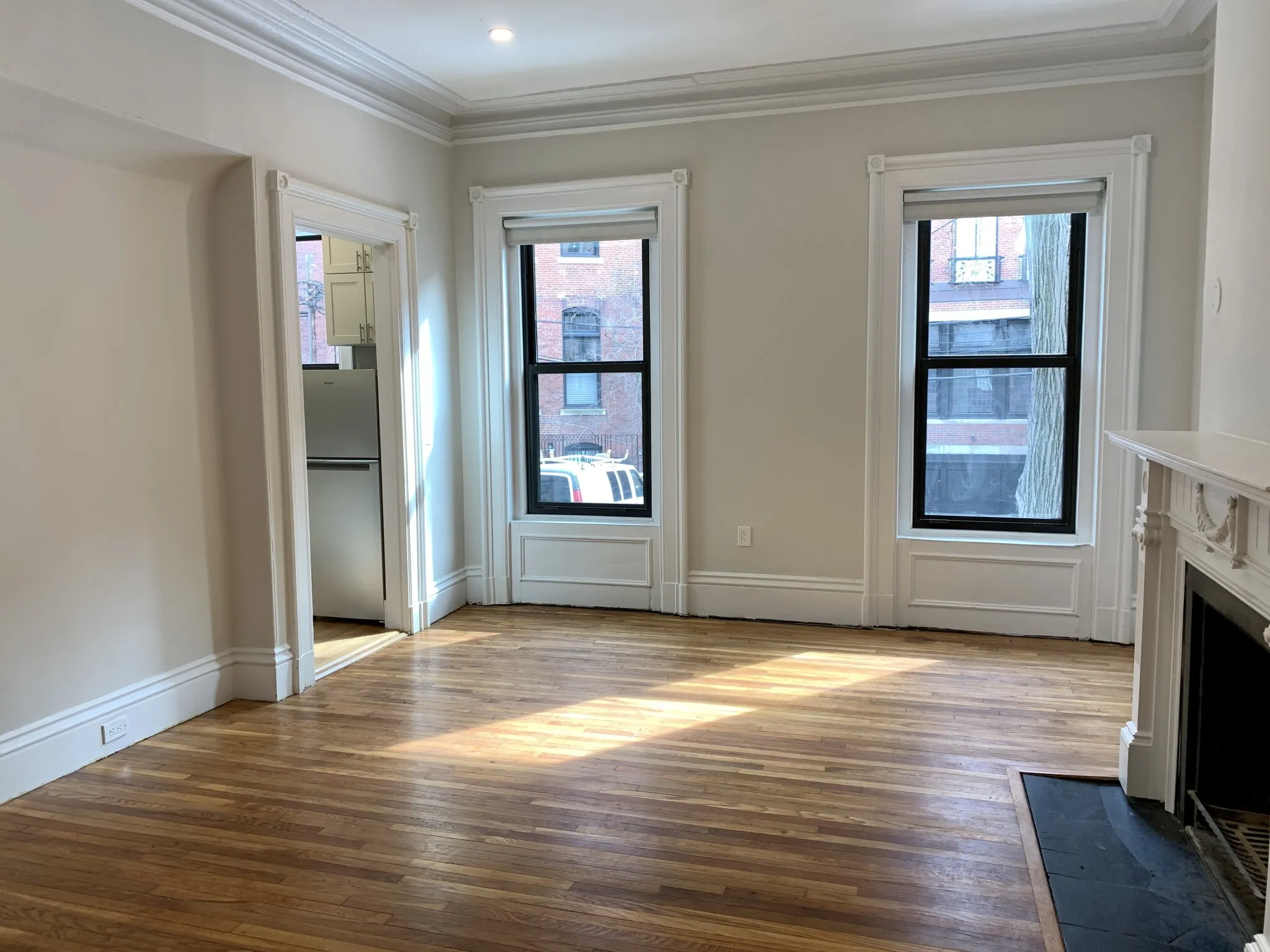 354 Marlborough St, Back Bay