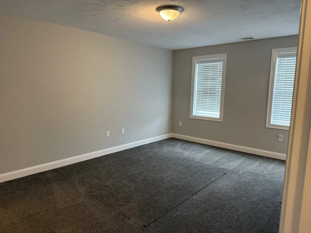 5 Pauline Way, Lakeville