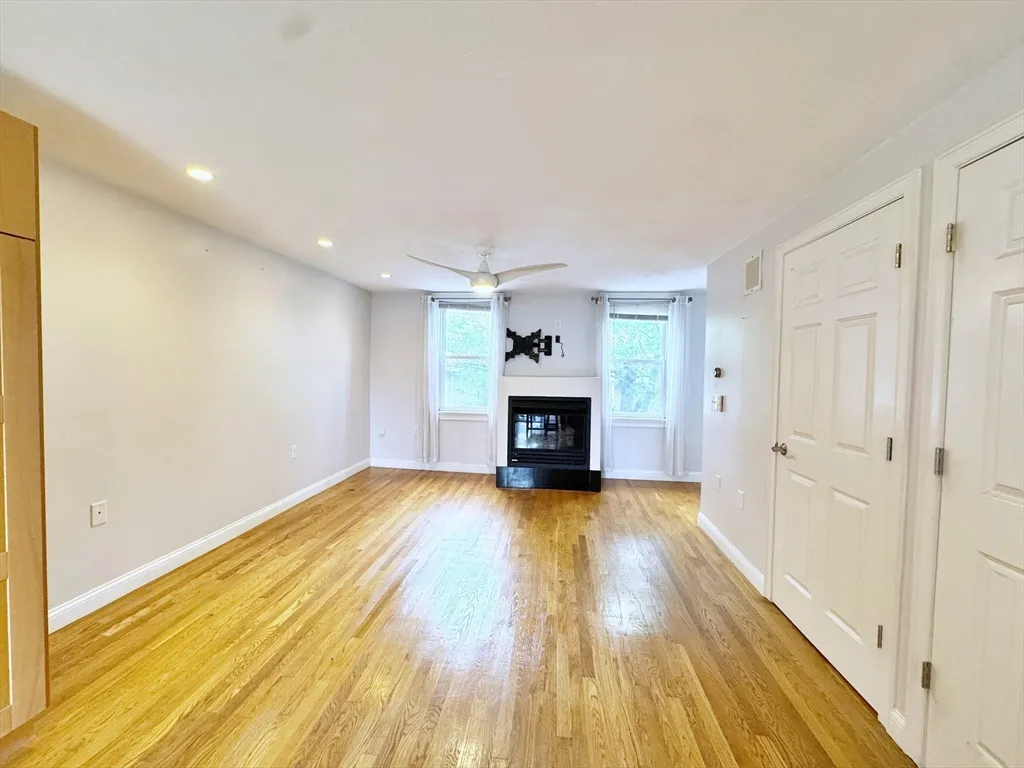 364 Sumner St, East Boston