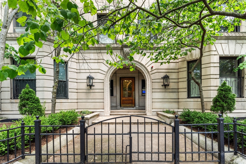 373 Commonwealth Ave, Back Bay