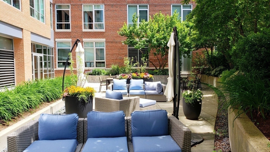 700 Harrison Ave, South End