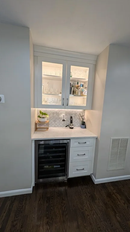 20 Winterberry Way, Bedford