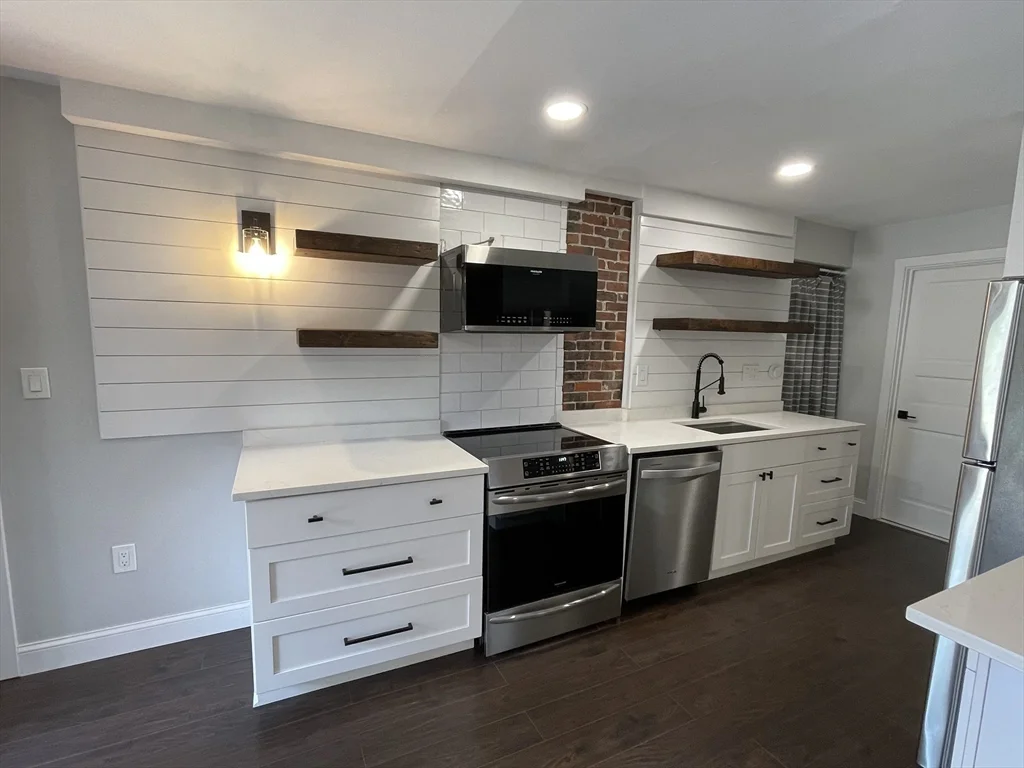 995 Centre St, Jamaica Plain