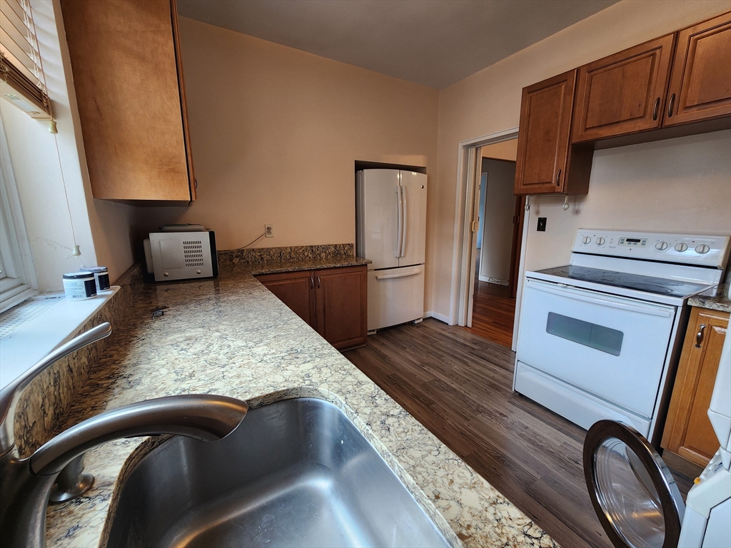 573 Washington St, Brookline