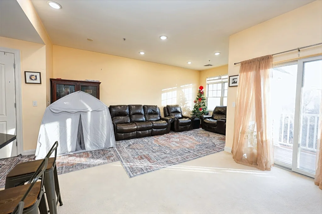 614 Pond St, Braintree