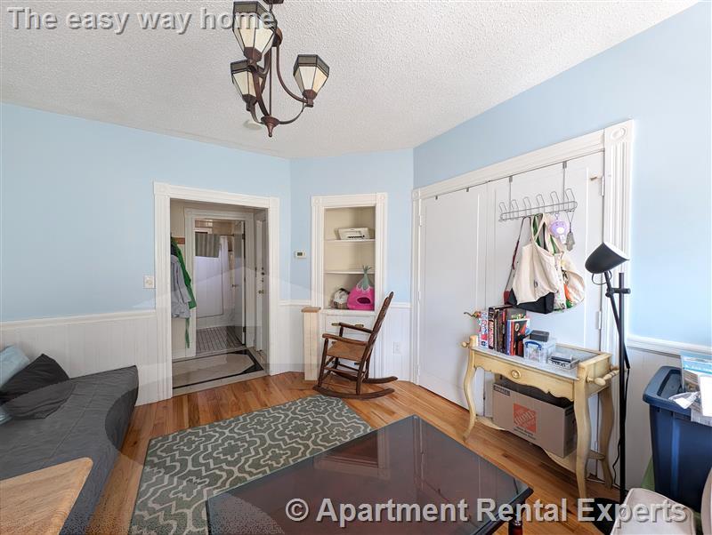 489 Main St, Magoun Square