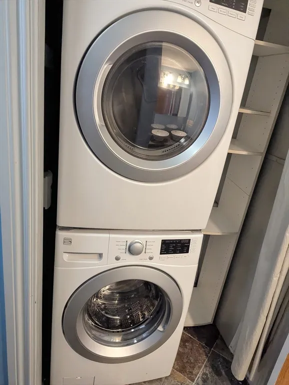 176 Hillside St, Mission Hill