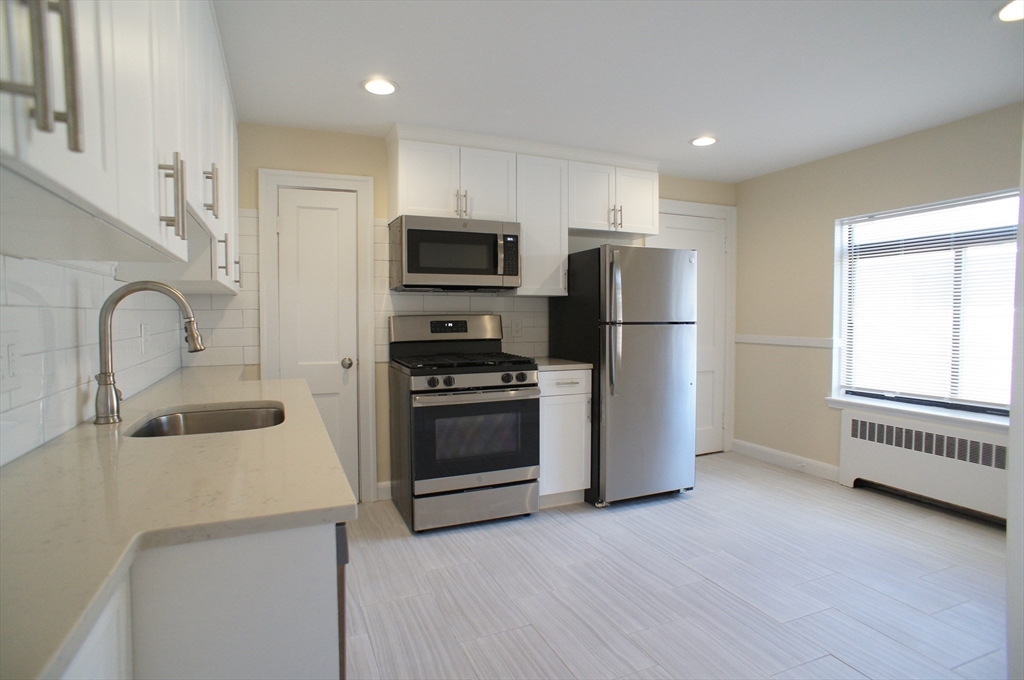 425 Newport Ave, Quincy