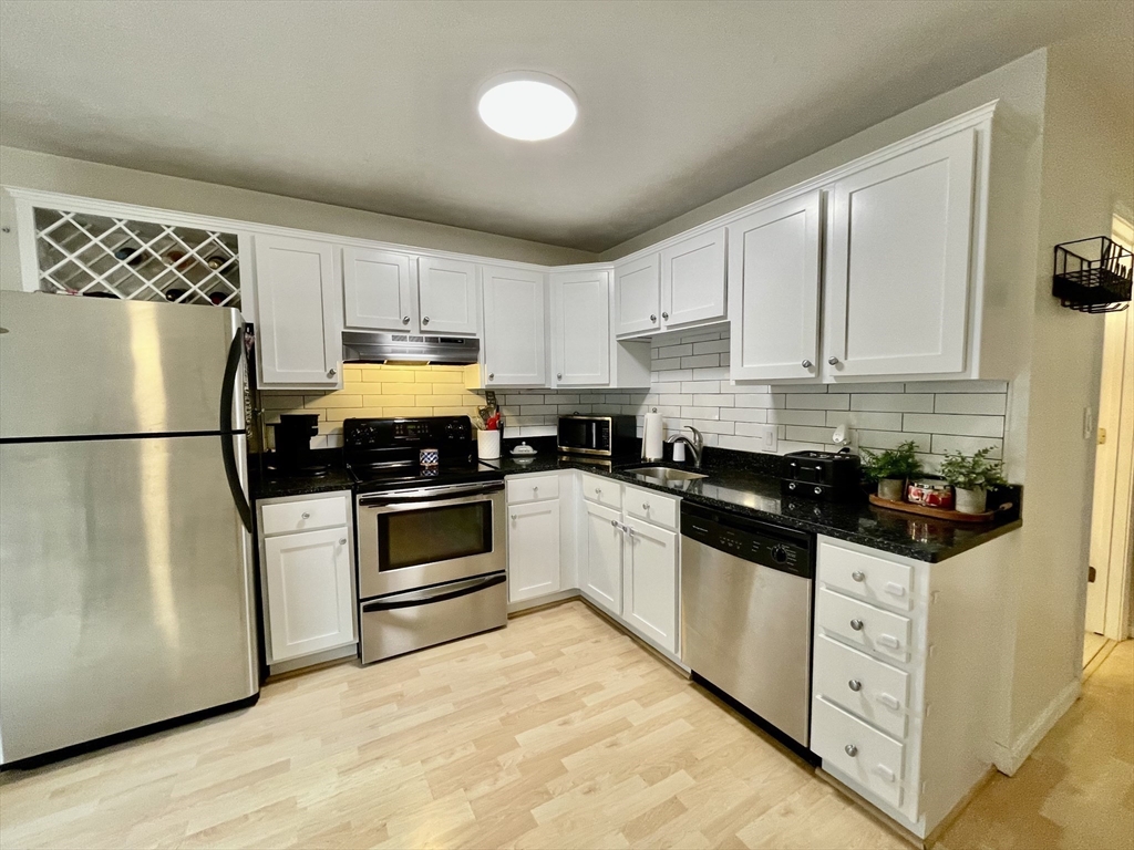 4 Erick Rd, Mansfield