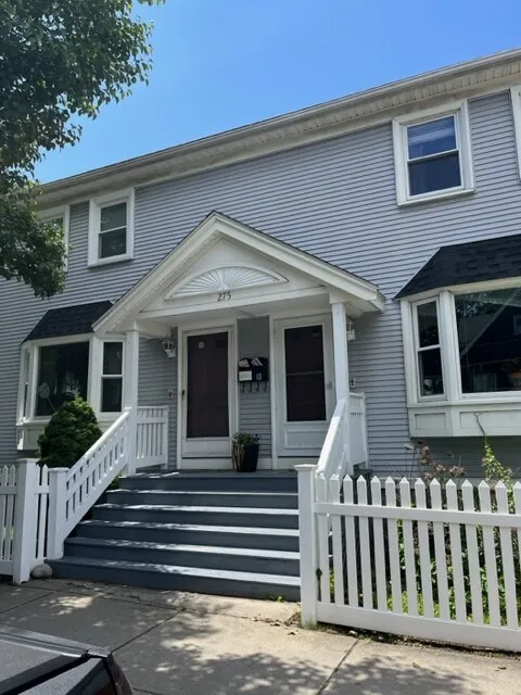 275 Boston Ave, Medford