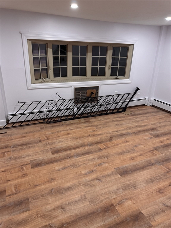 21 North Main St, Avon