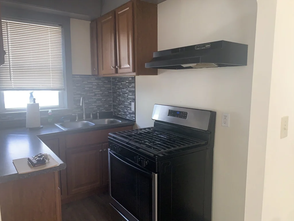 549 Fourth St, Fall River