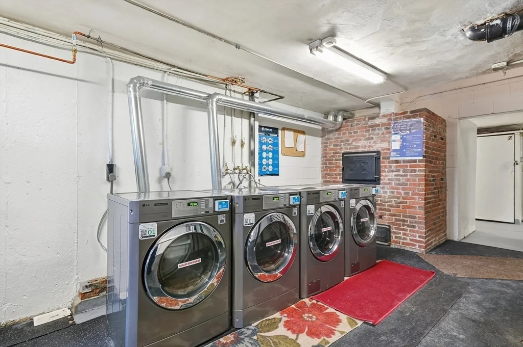 18 Fountain Ln, Weymouth