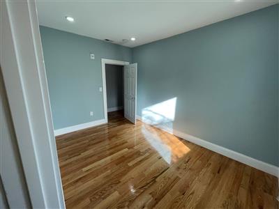 372 Oxford St, Ward Two