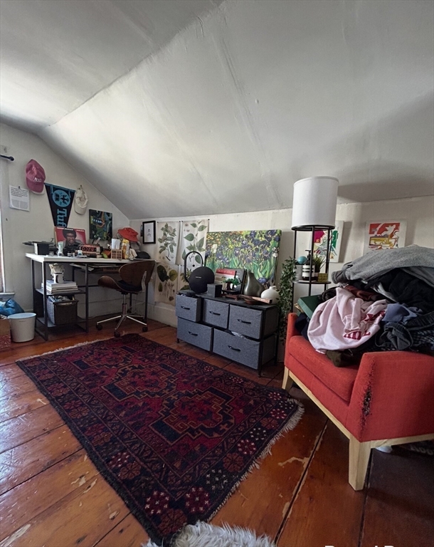 4 Saint Mary Rd, Central Square