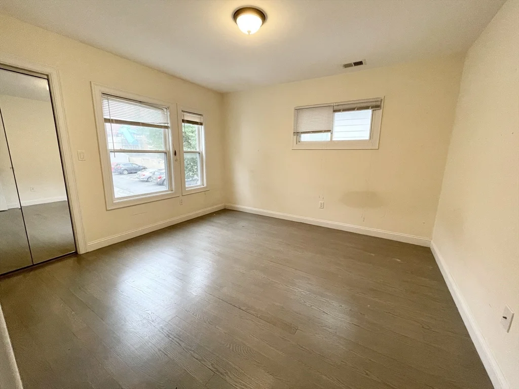 21 Iroquois, Mission Hill