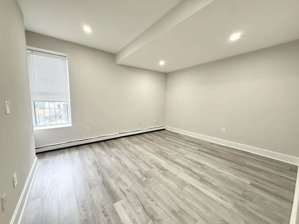 15 Ruggles St, Roxbury