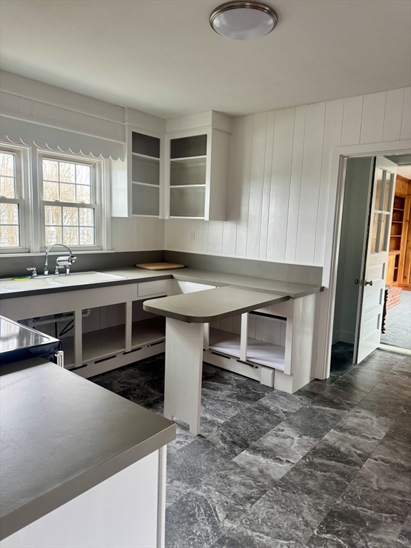 672 W Rodney French Blvd, Far North