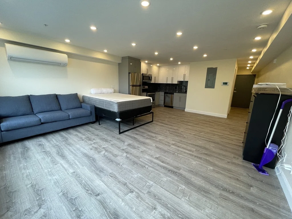 1028 Commonwealth Ave, Coolidge Corner