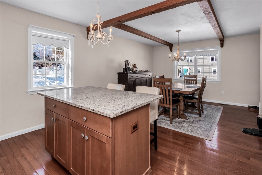 6 Gedney Dr, Peabody