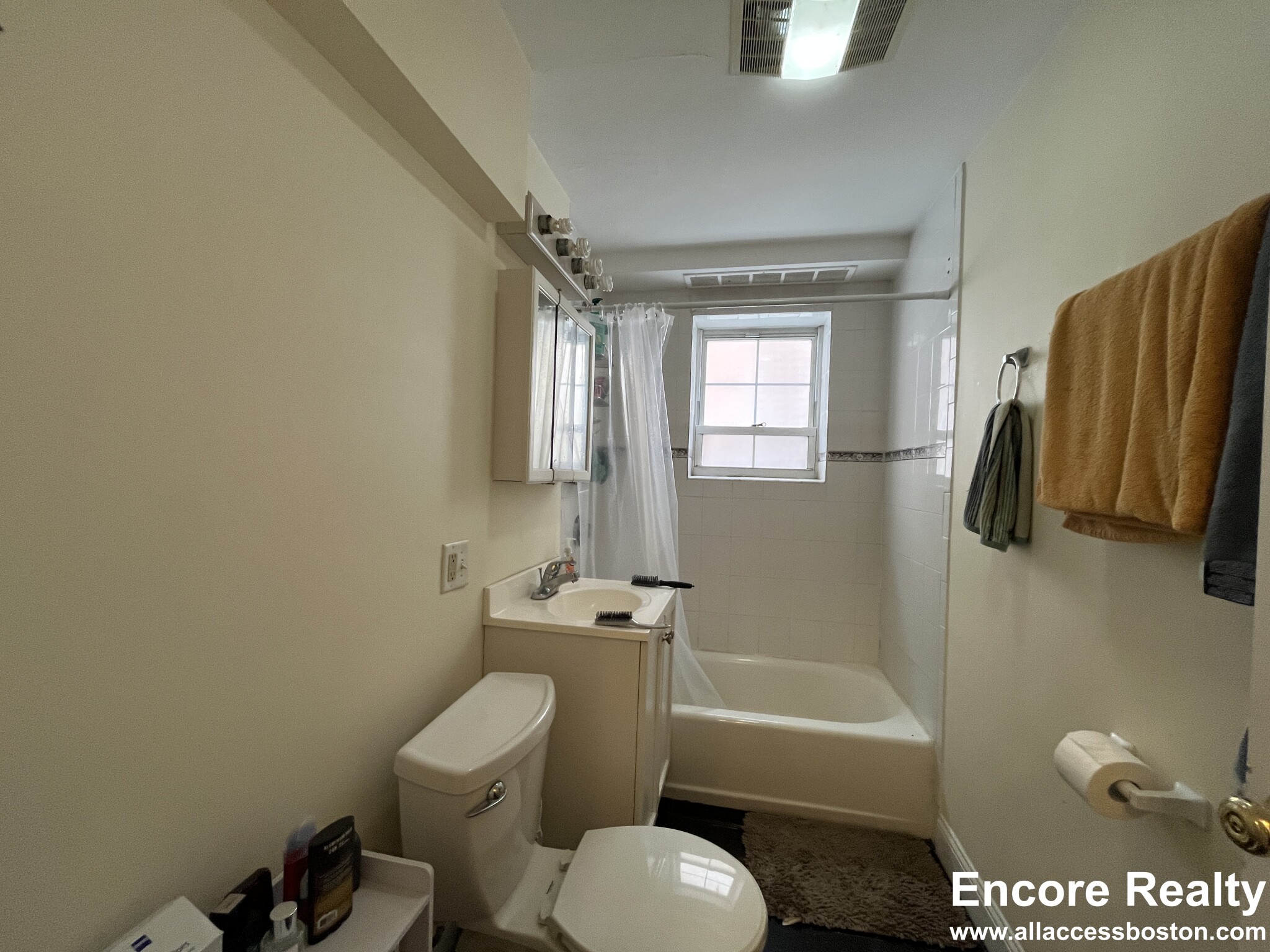 1555 Beacon St, Brookline