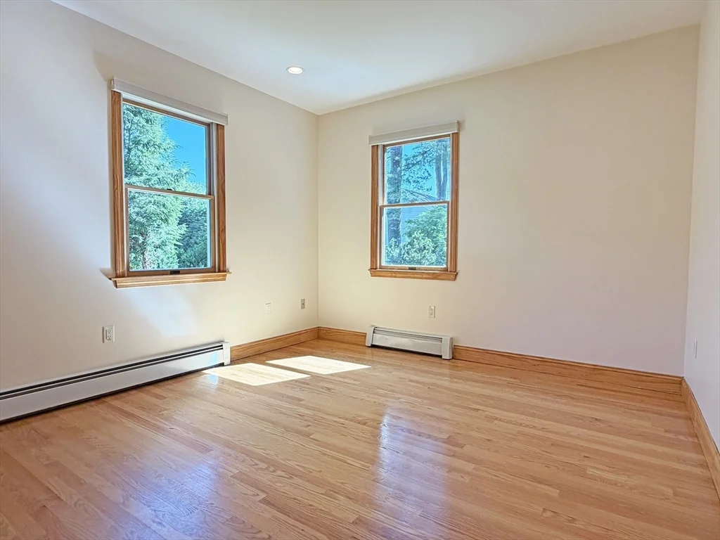 63 Pierrepont Rd, Newton Lower Falls