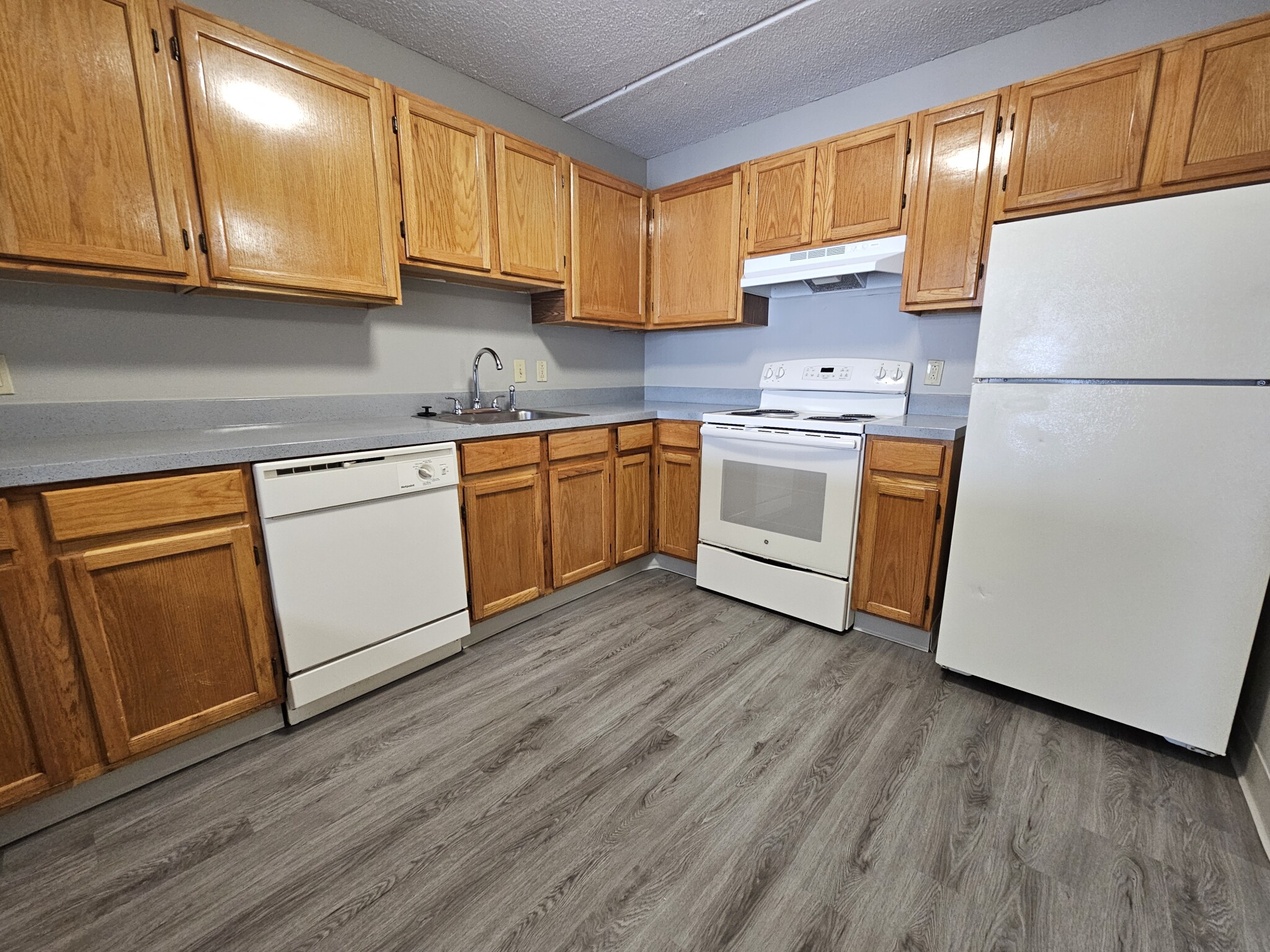 25 South Point Dr, Dorchester