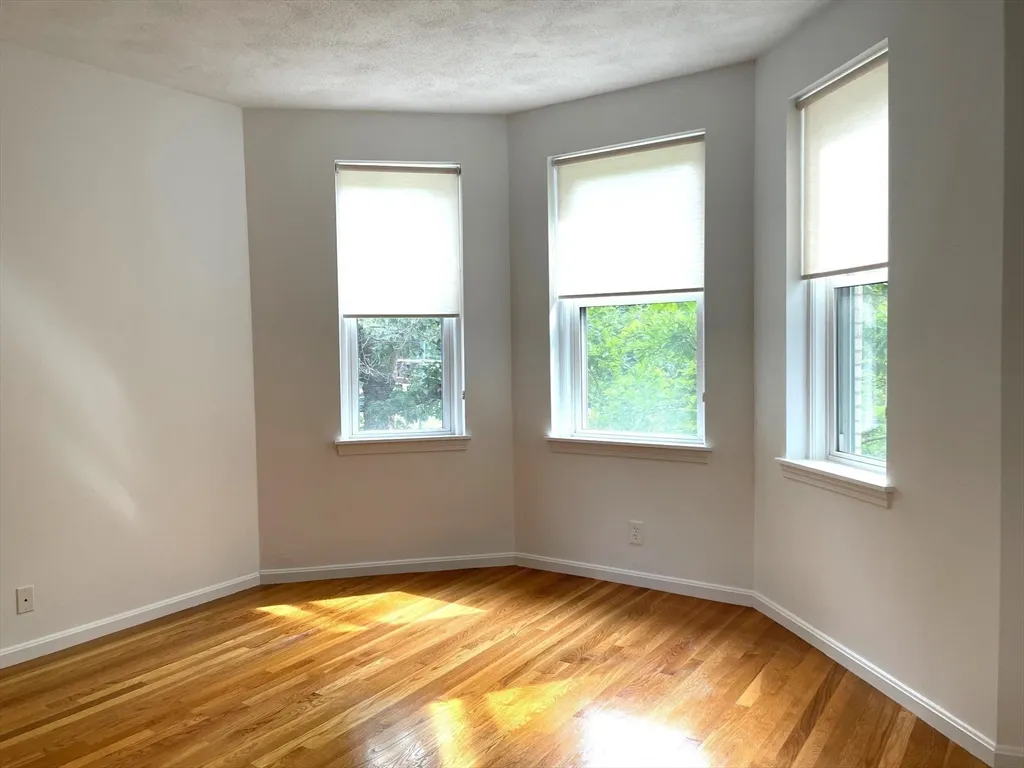 1409 Commonwealth Ave, Brighton