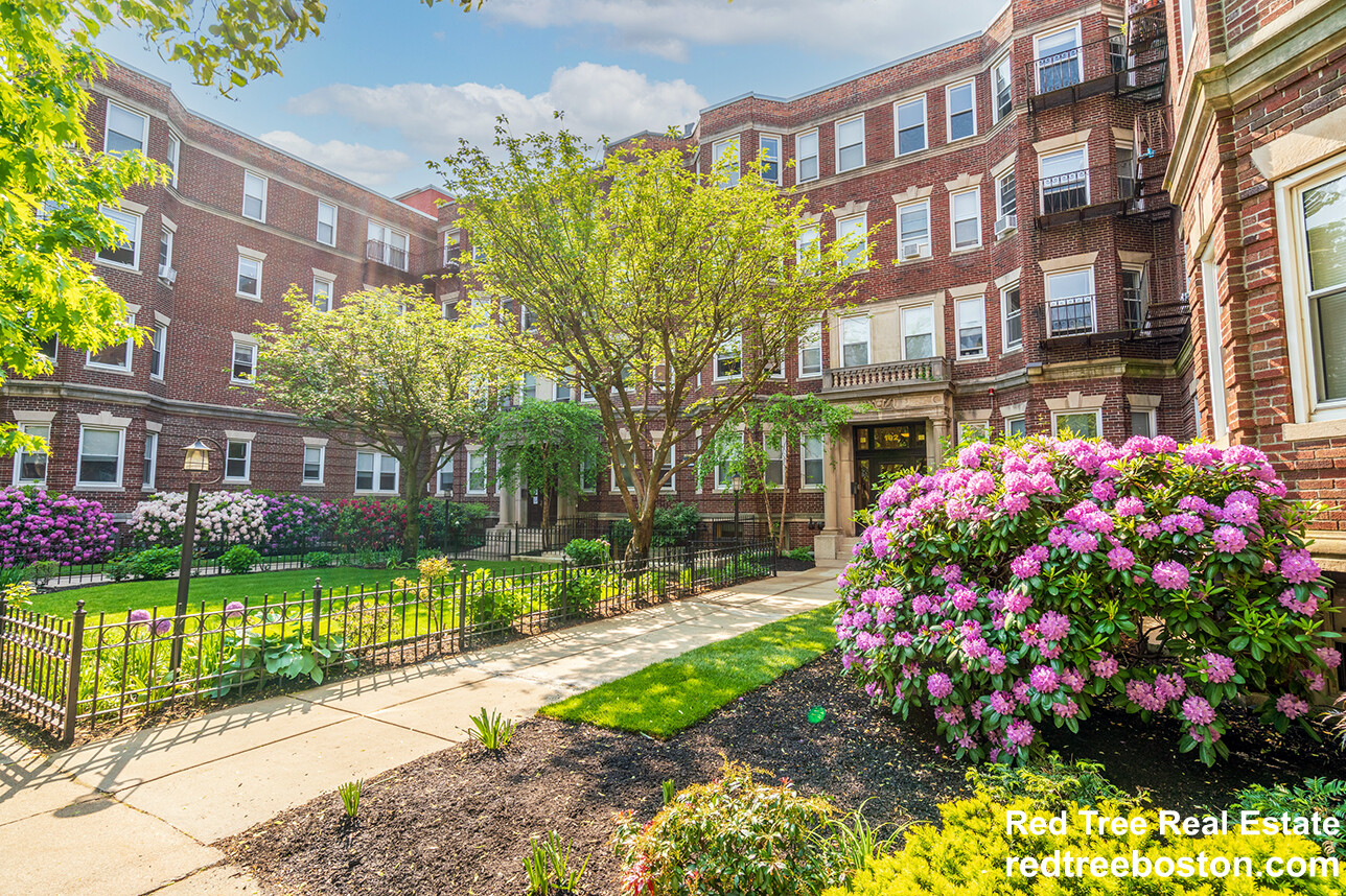 98 Queensberry St, Fenway