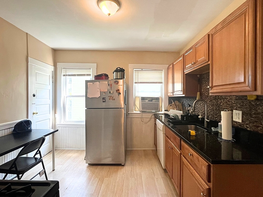 3907 Washington St, Jamaica Plain