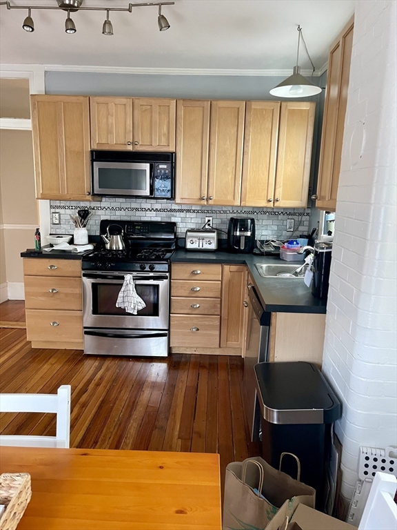 12 Winfield, South Boston