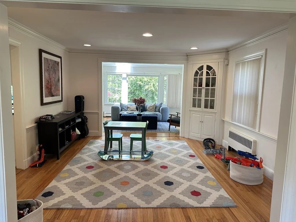 45 Wellesley Rd, Belmont