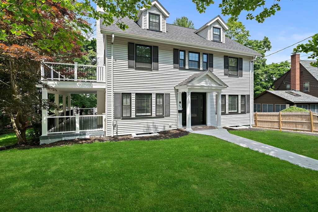 37 Wolcott Rd, Chestnut Hill